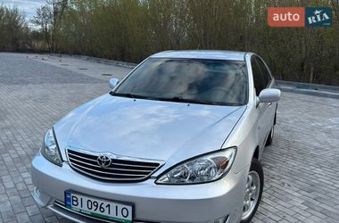 Седан Toyota Camry 2003 в Хороле