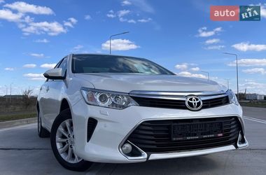 Седан Toyota Camry 2017 в Виннице