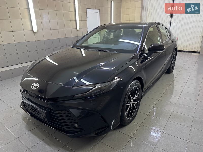 Toyota Camry 2025