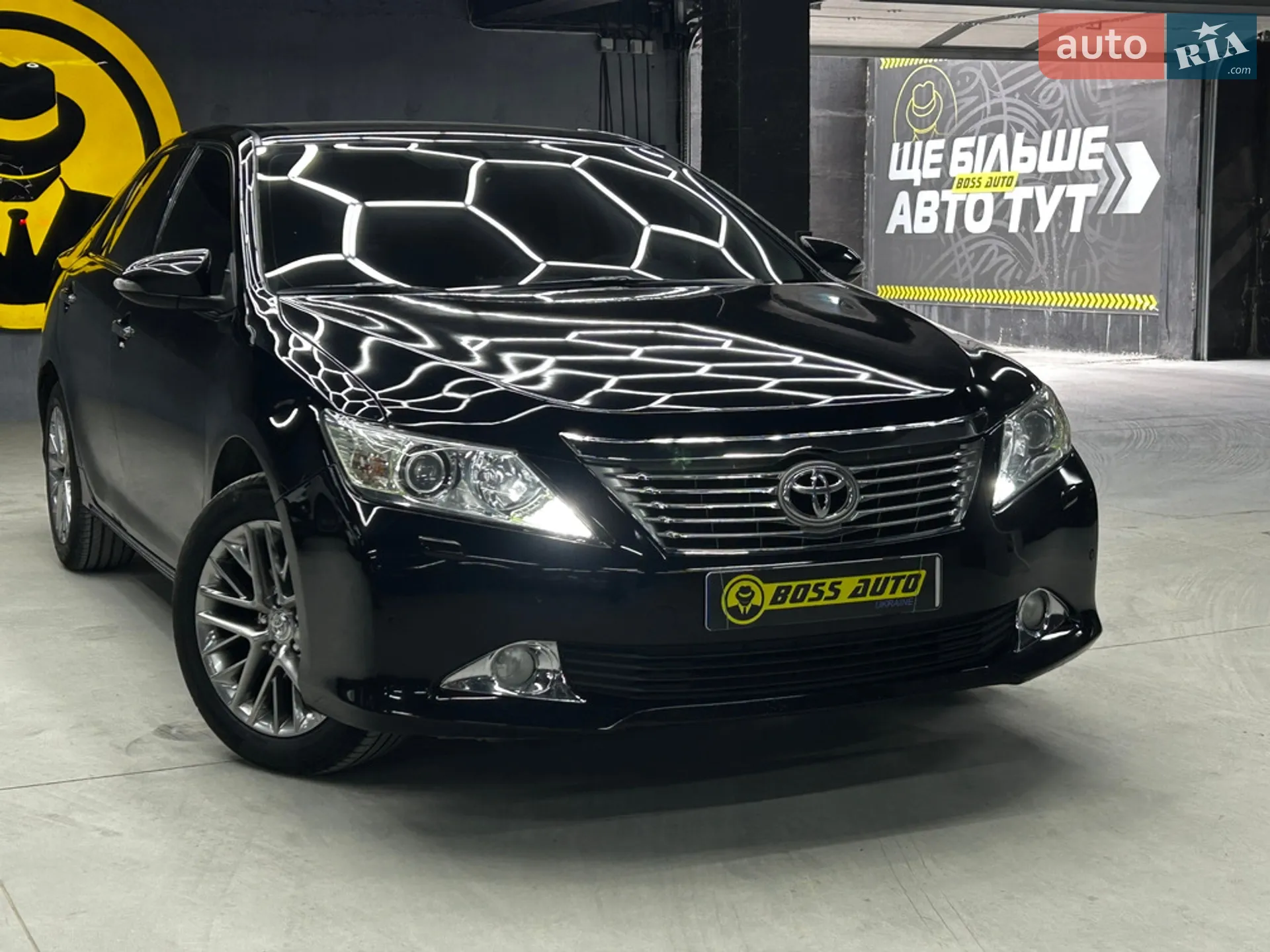 2014 Toyota Camry - фото 1