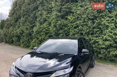 Седан Toyota Camry 2017 в Дніпрі