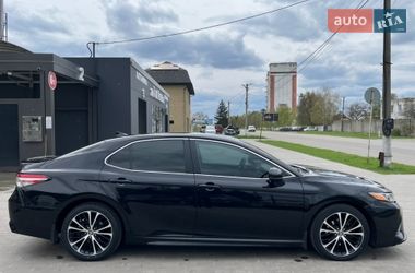 Седан Toyota Camry 2018 в Миргороді