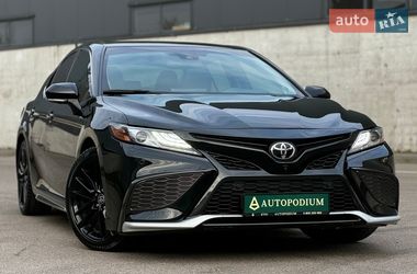 Седан Toyota Camry 2021 в Киеве