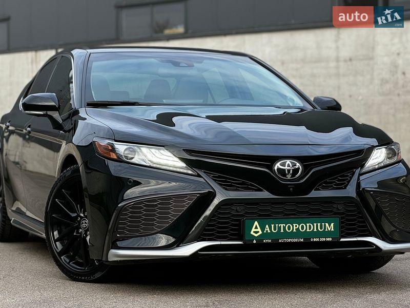 Toyota Camry 2021