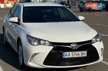 Седан Toyota Camry 2015 в Києві