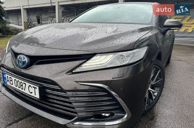 Седан Toyota Camry 2023 в Києві