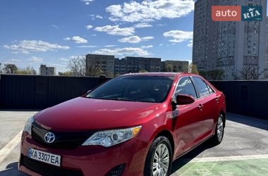 Седан Toyota Camry 2013 в Киеве