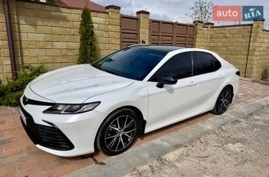 Седан Toyota Camry 2023 в Харькове