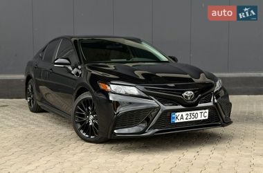 Седан Toyota Camry 2022 в Києві