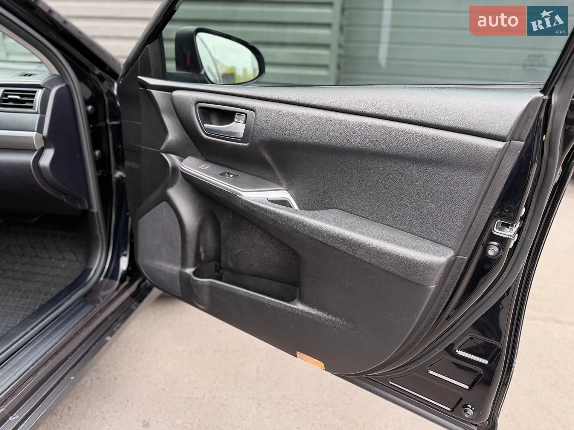 2017 Toyota Camry - мініатюра 18