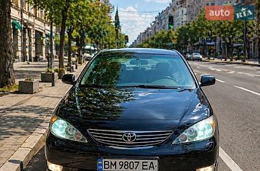 Седан Toyota Camry 2005 в Охтирці