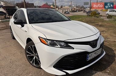 Седан Toyota Camry 2019 в Харькове