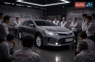 Седан Toyota Camry 2014 в Дніпрі