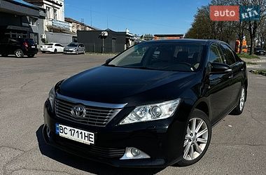 Седан Toyota Camry 2012 в Львове