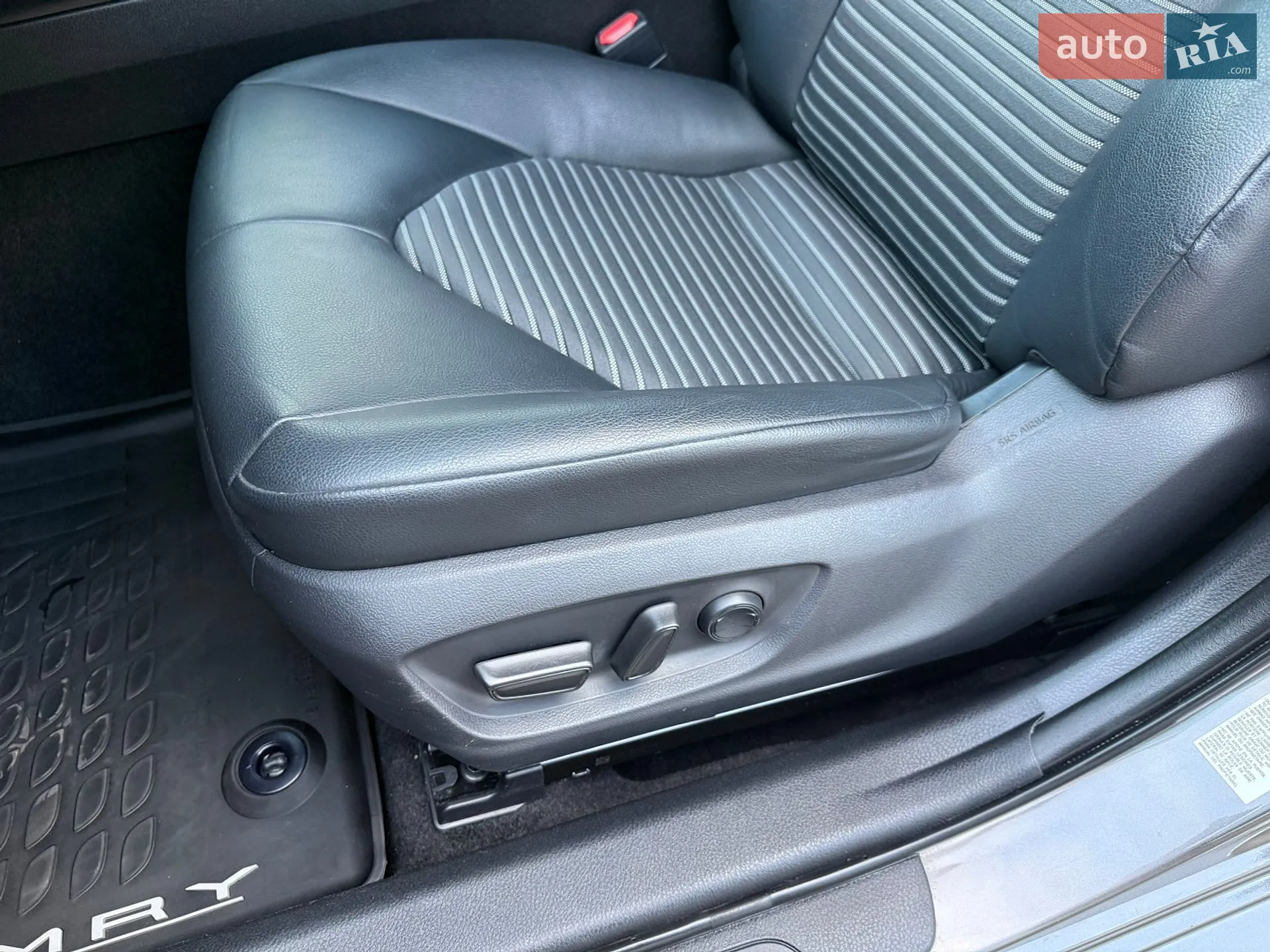 2018 Toyota Camry - мініатюра 23
