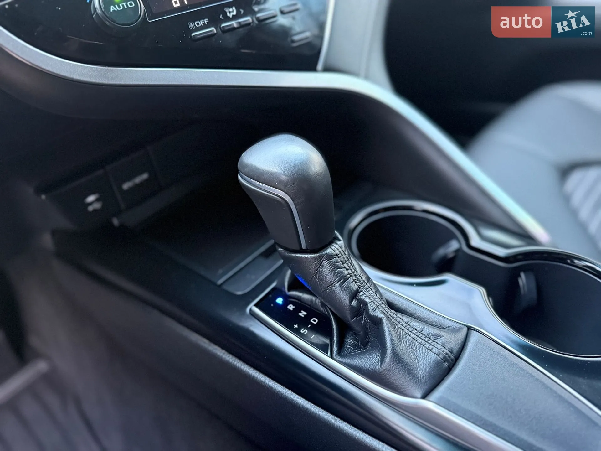 2018 Toyota Camry - мініатюра 27
