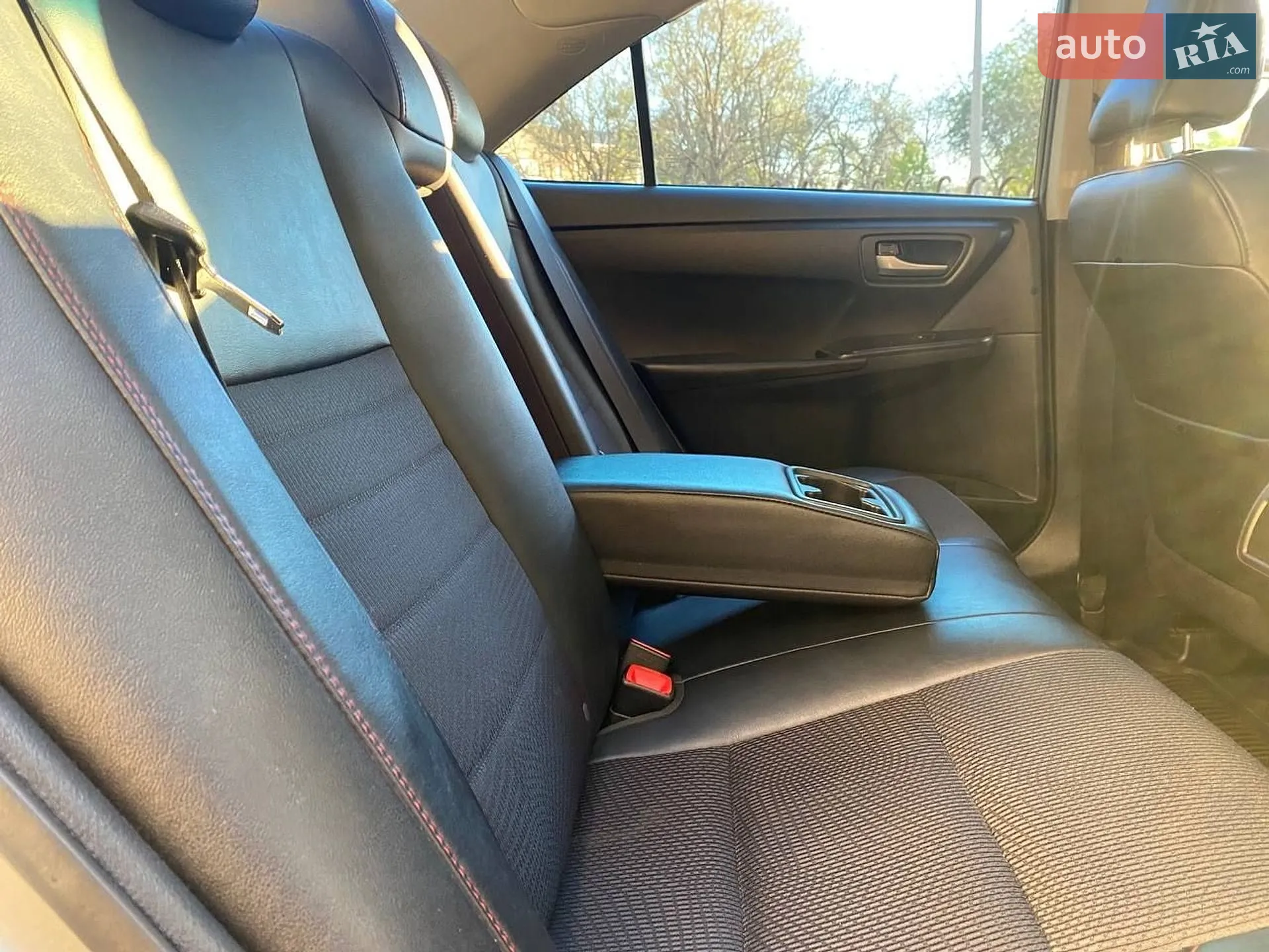 2017 Toyota Camry - мініатюра 18