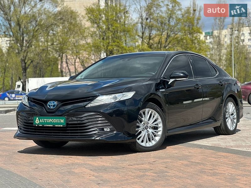 Toyota Camry 2019