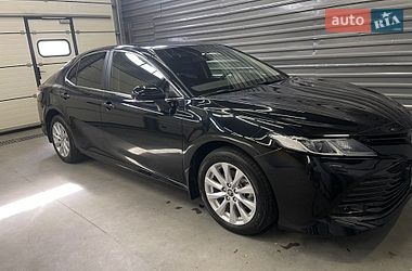Седан Toyota Camry 2019 в Запорожье