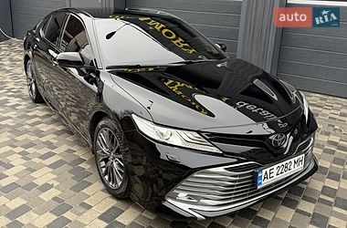 Седан Toyota Camry 2017 в Дніпрі