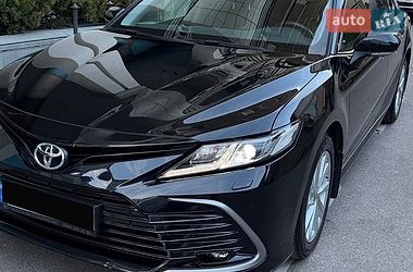 Седан Toyota Camry 2022 в Киеве