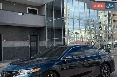Седан Toyota Camry 2018 в Івано-Франківську