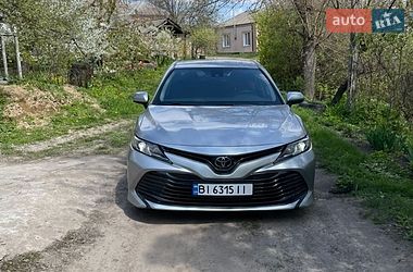 Седан Toyota Camry 2018 в Полтаві