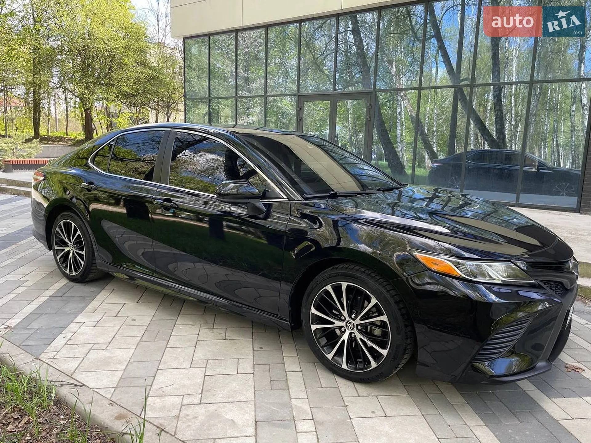 2020 Toyota Camry - мініатюра 3