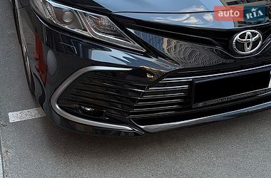 Седан Toyota Camry 2022 в Киеве