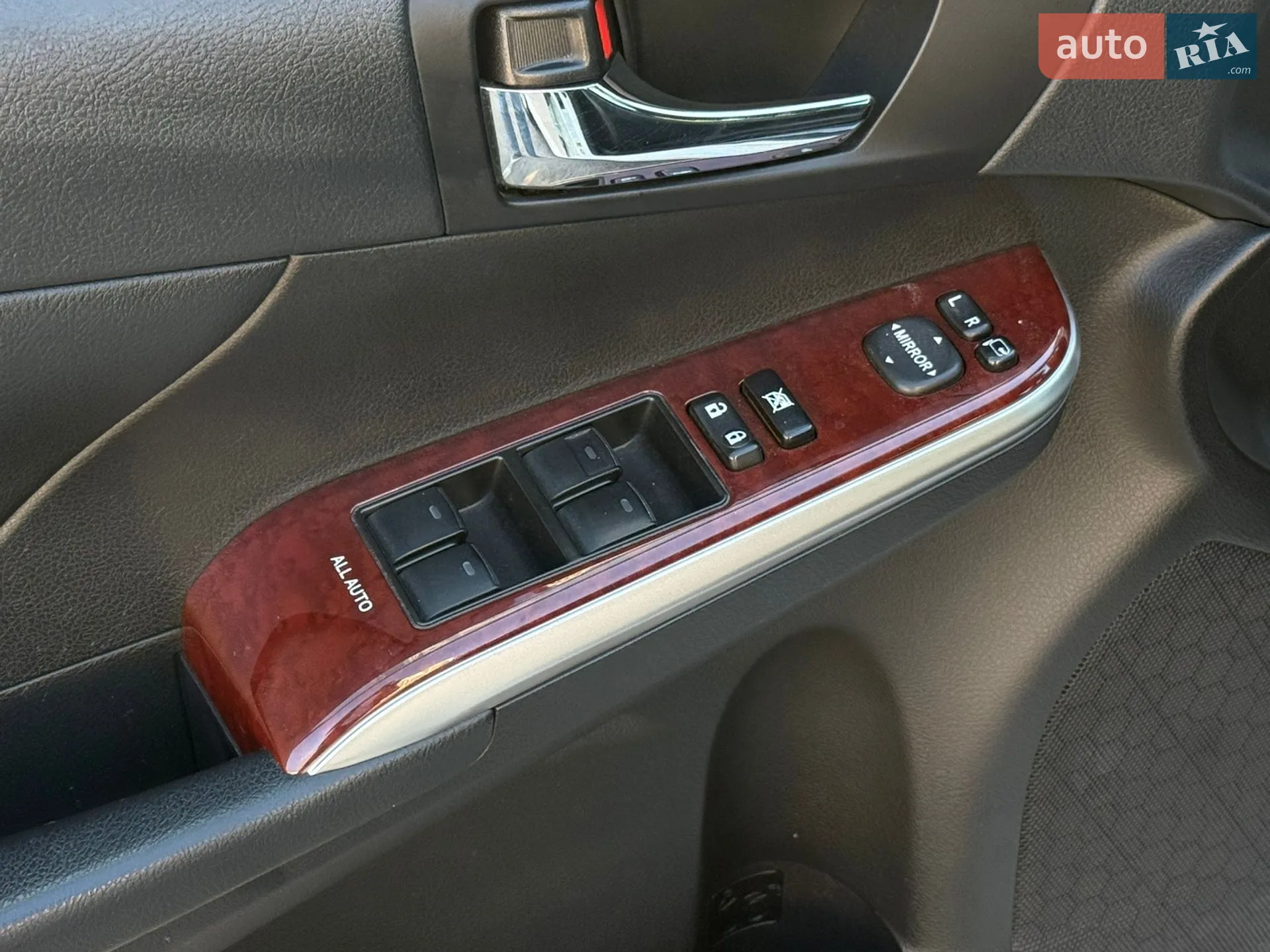 2013 Toyota Camry - мініатюра 31