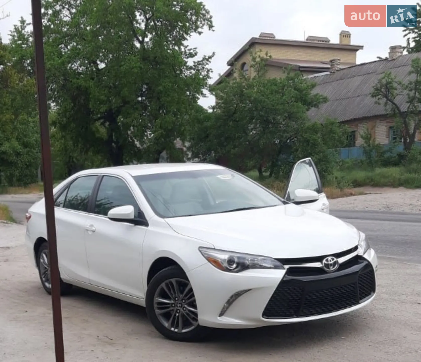 2017 Toyota Camry - мініатюра 2