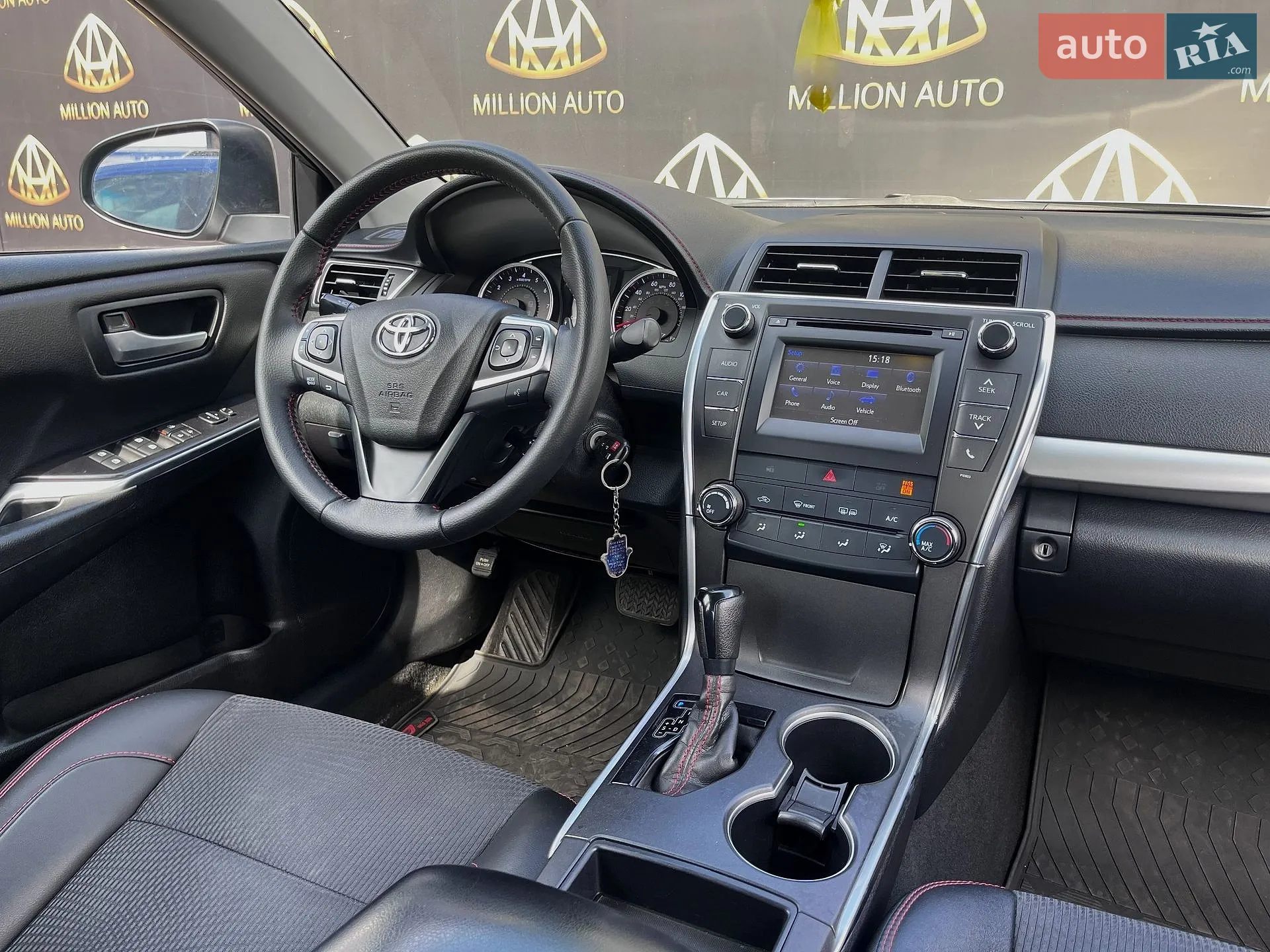 2016 Toyota Camry - мініатюра 17