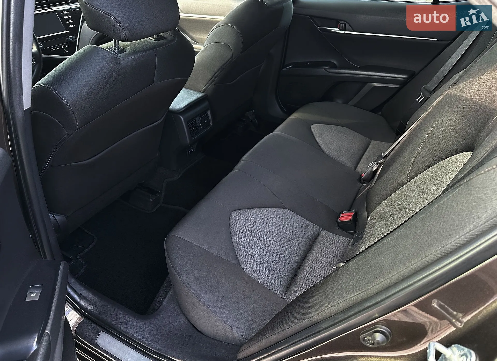 2018 Toyota Camry - мініатюра 14