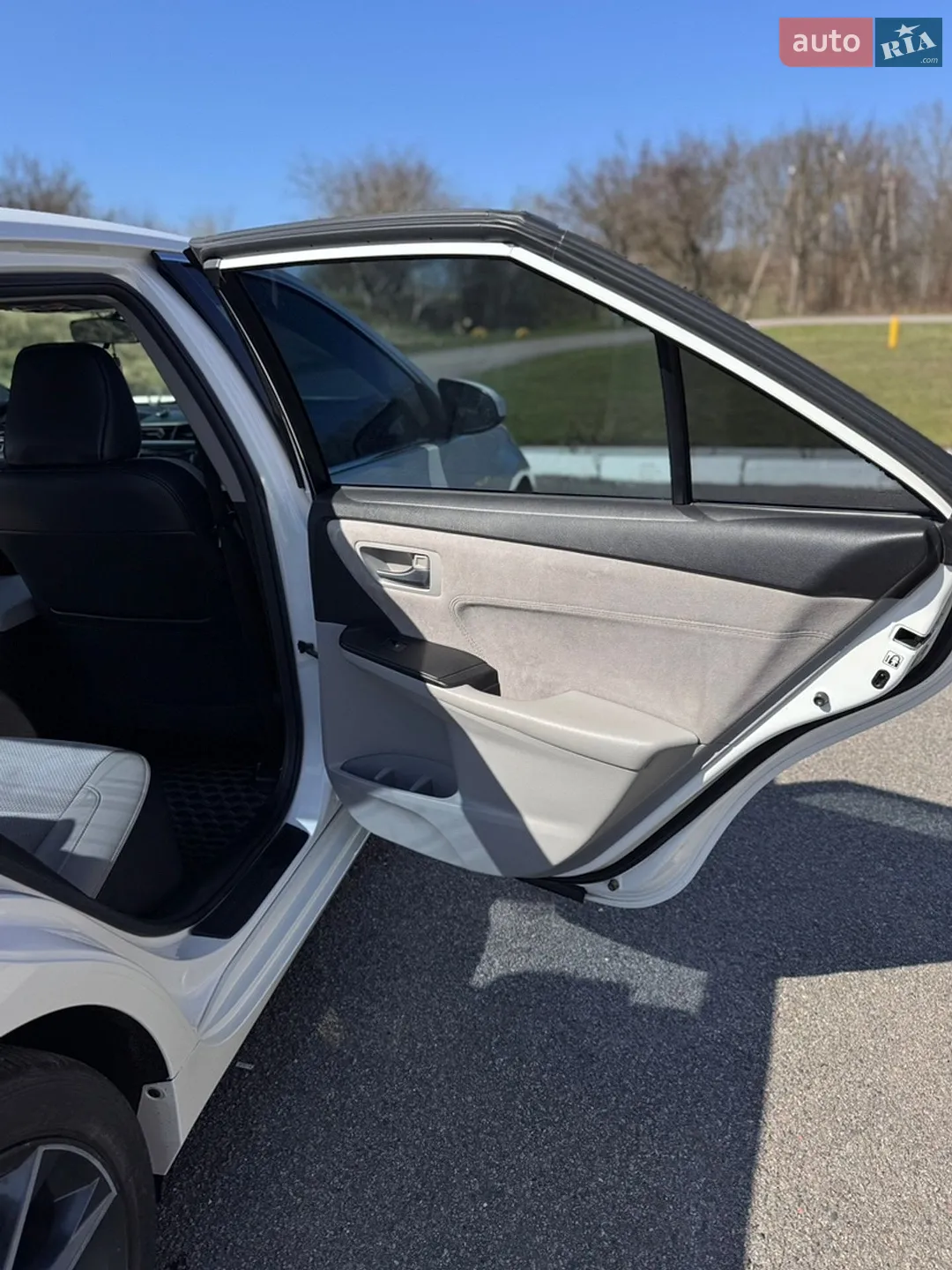2015 Toyota Camry - мініатюра 16