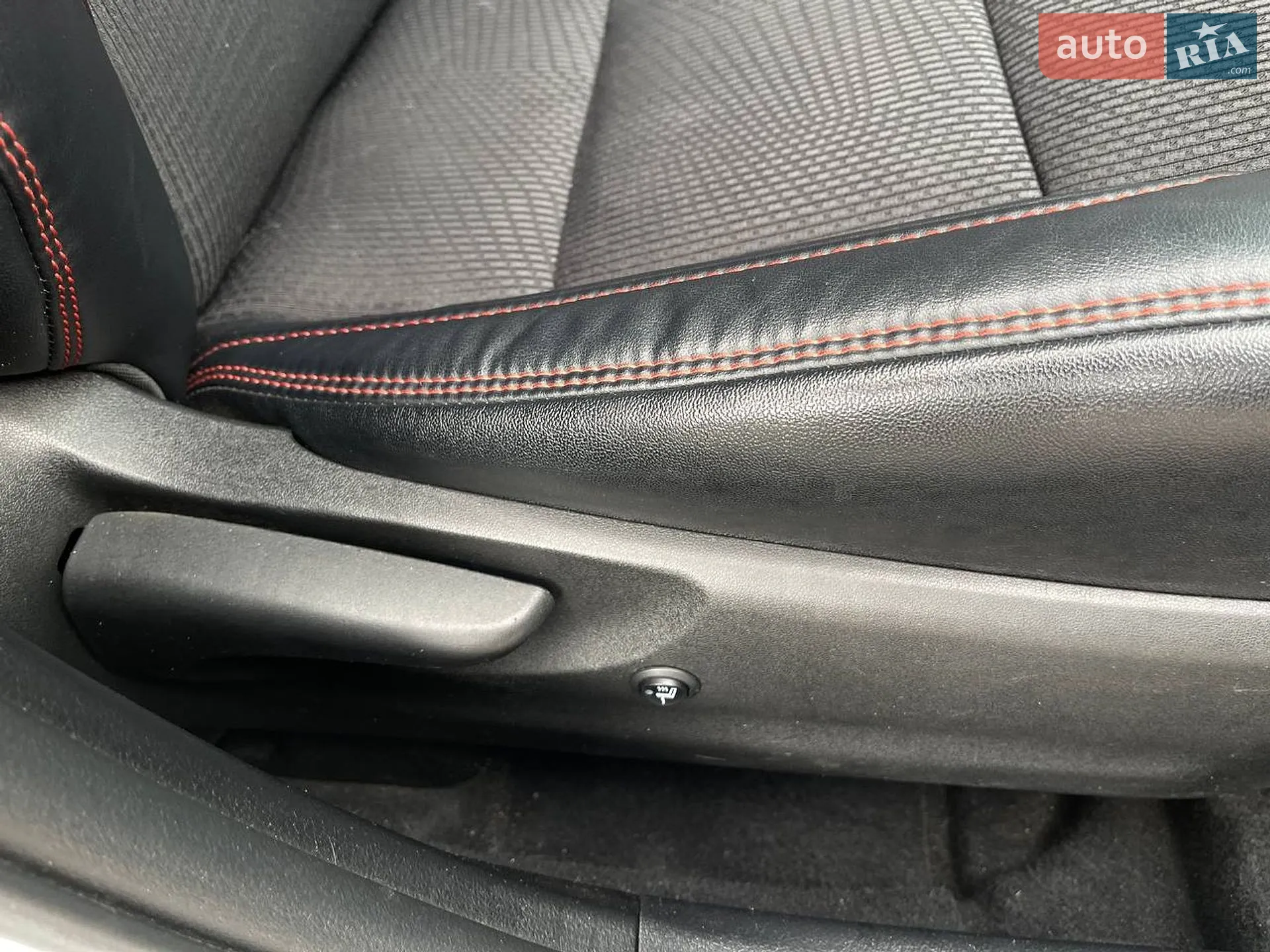 2016 Toyota Camry - мініатюра 15