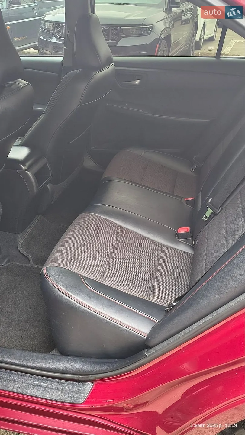 2017 Toyota Camry - мініатюра 13
