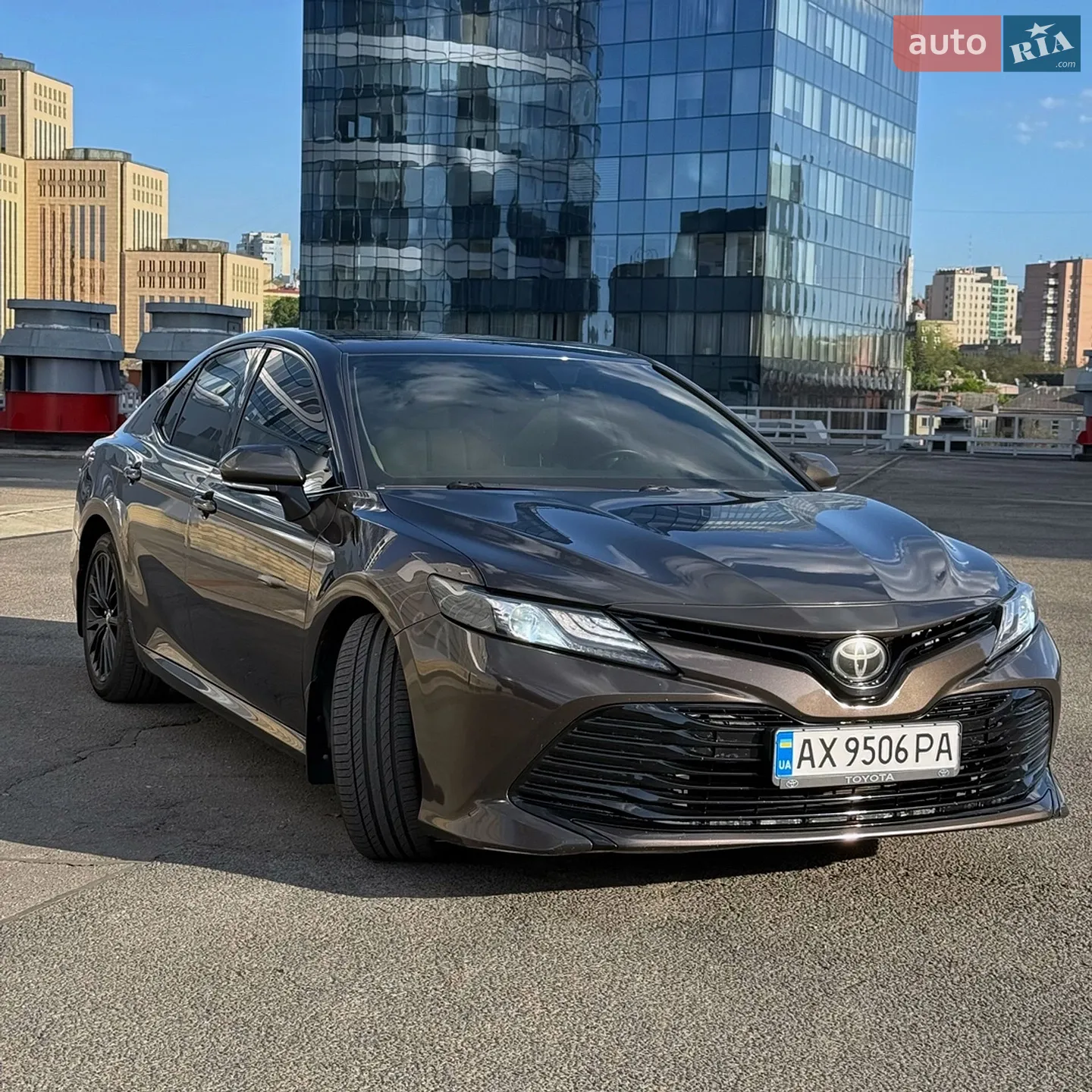 2019 Toyota Camry - фото 1
