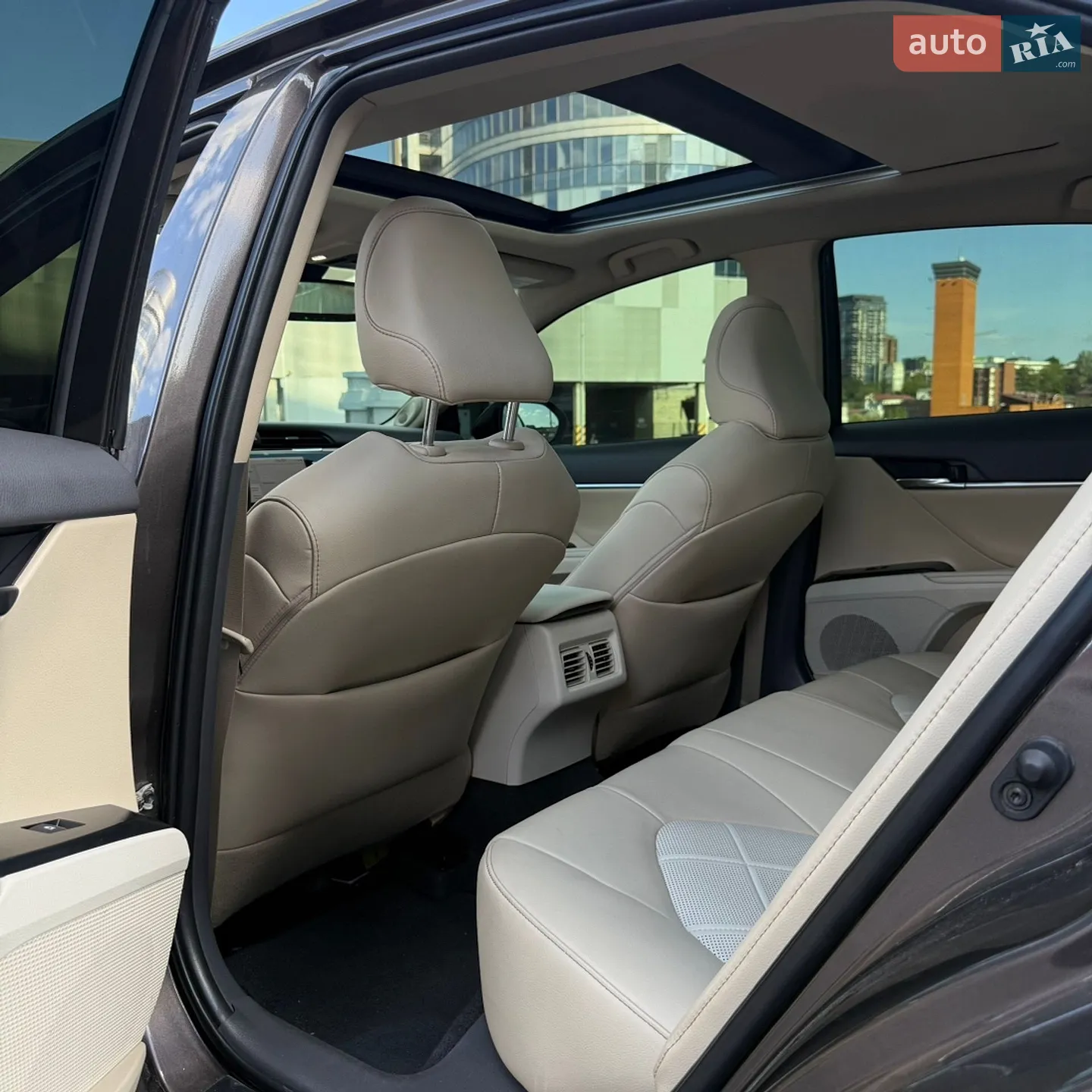 2019 Toyota Camry - мініатюра 16