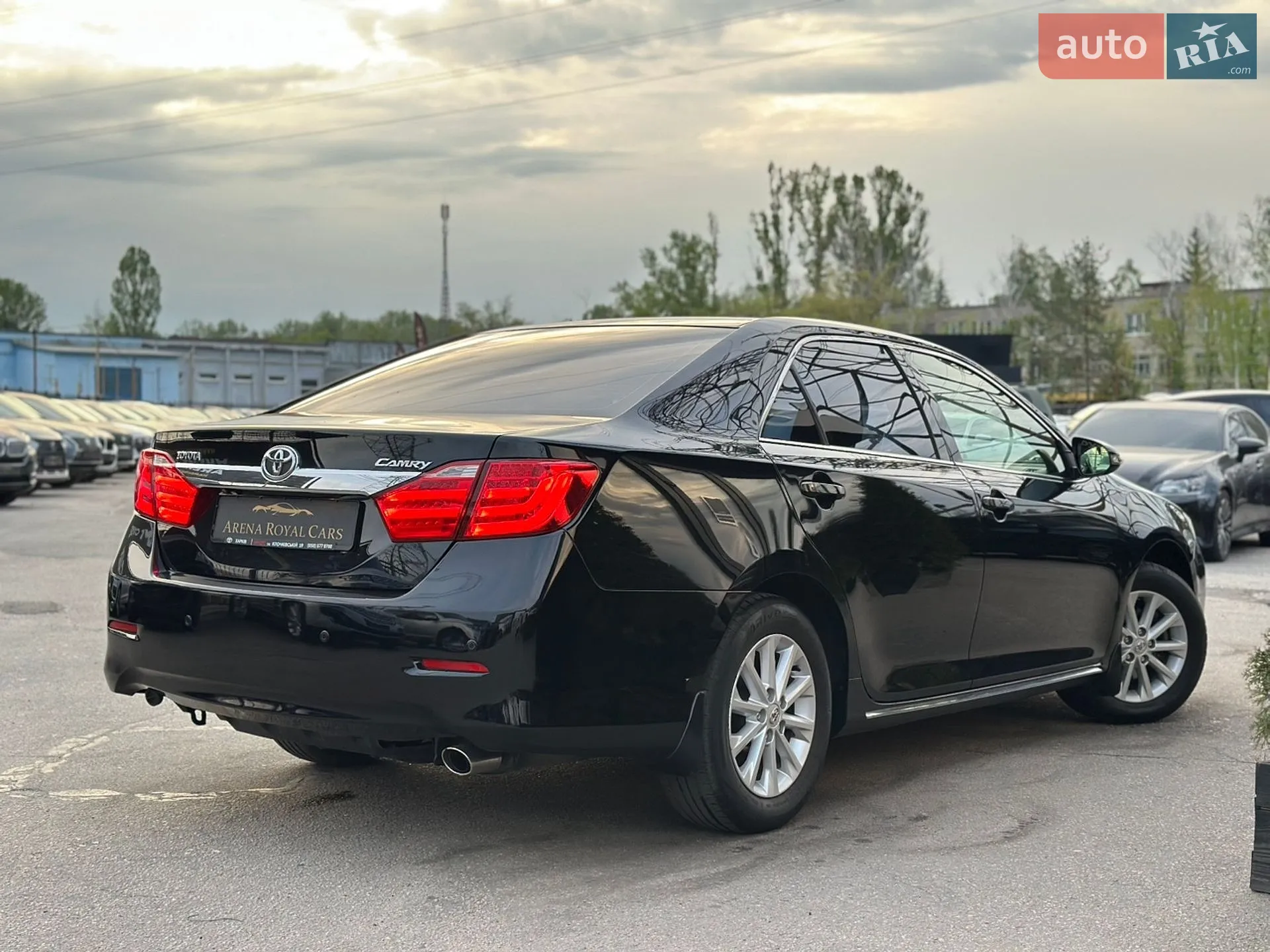 2014 Toyota Camry - мініатюра 2