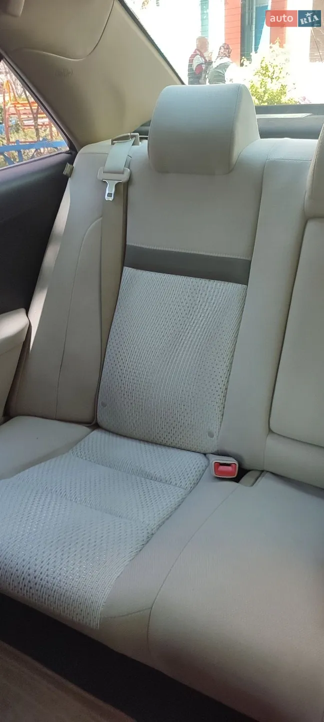 2013 Toyota Camry - мініатюра 4