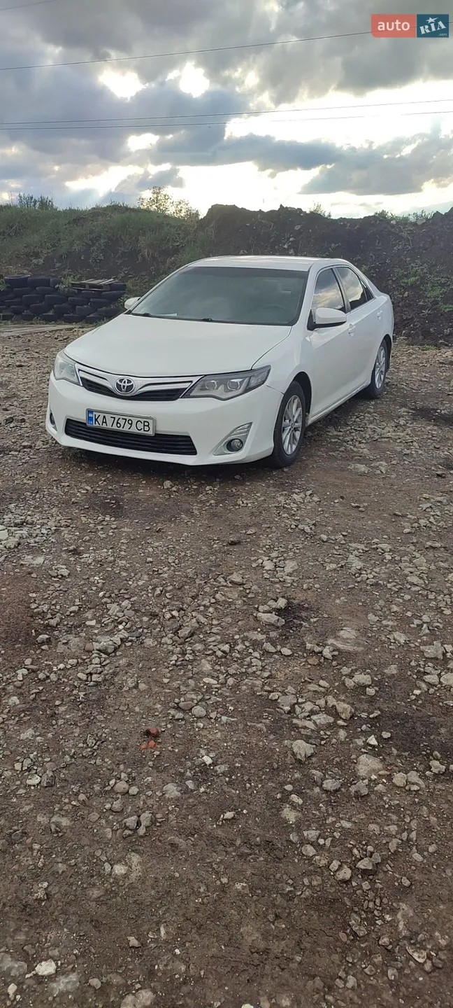 2013 Toyota Camry - фото 1