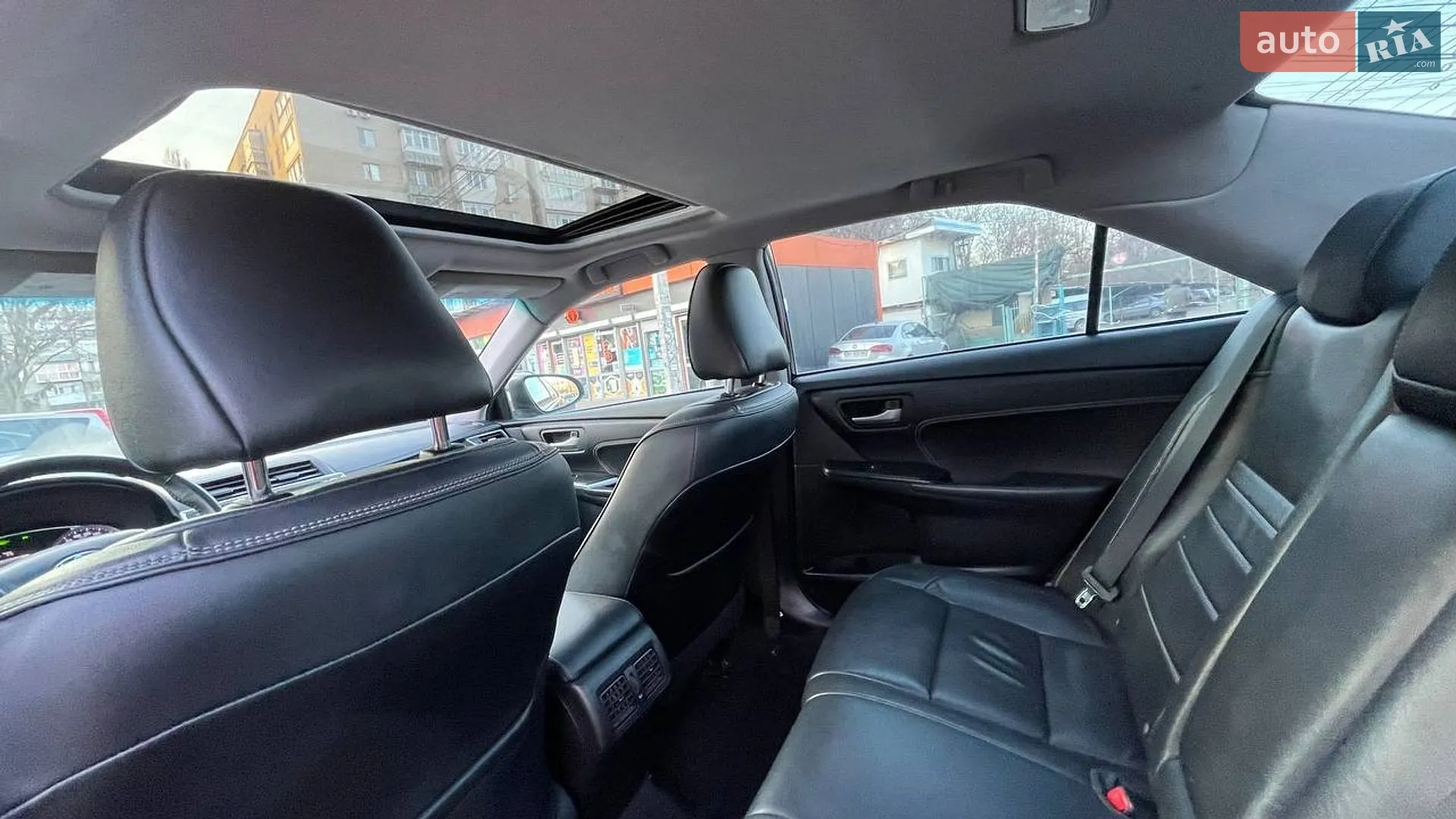 2016 Toyota Camry - мініатюра 18