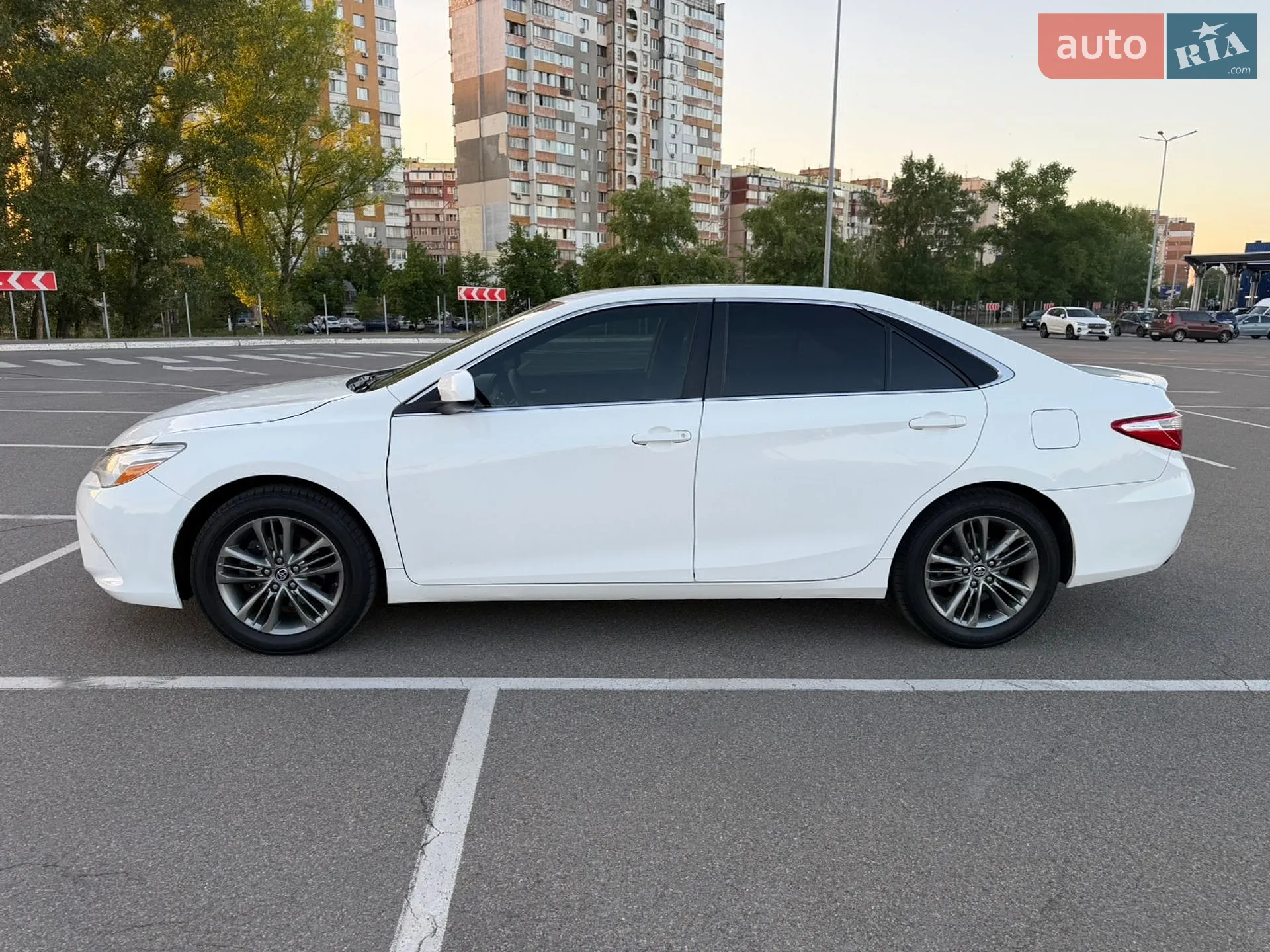 2017 Toyota Camry - мініатюра 15