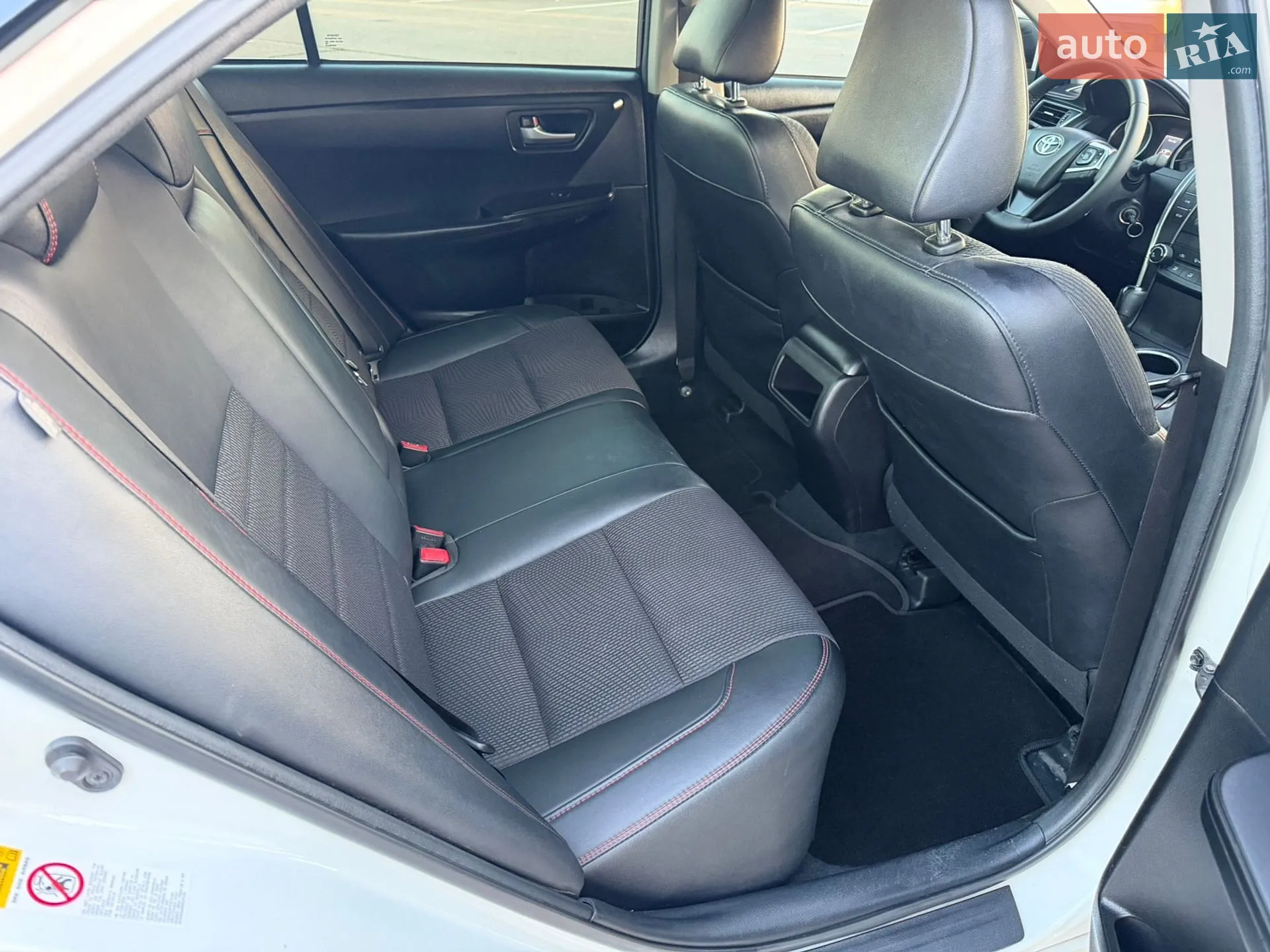 2017 Toyota Camry - мініатюра 19