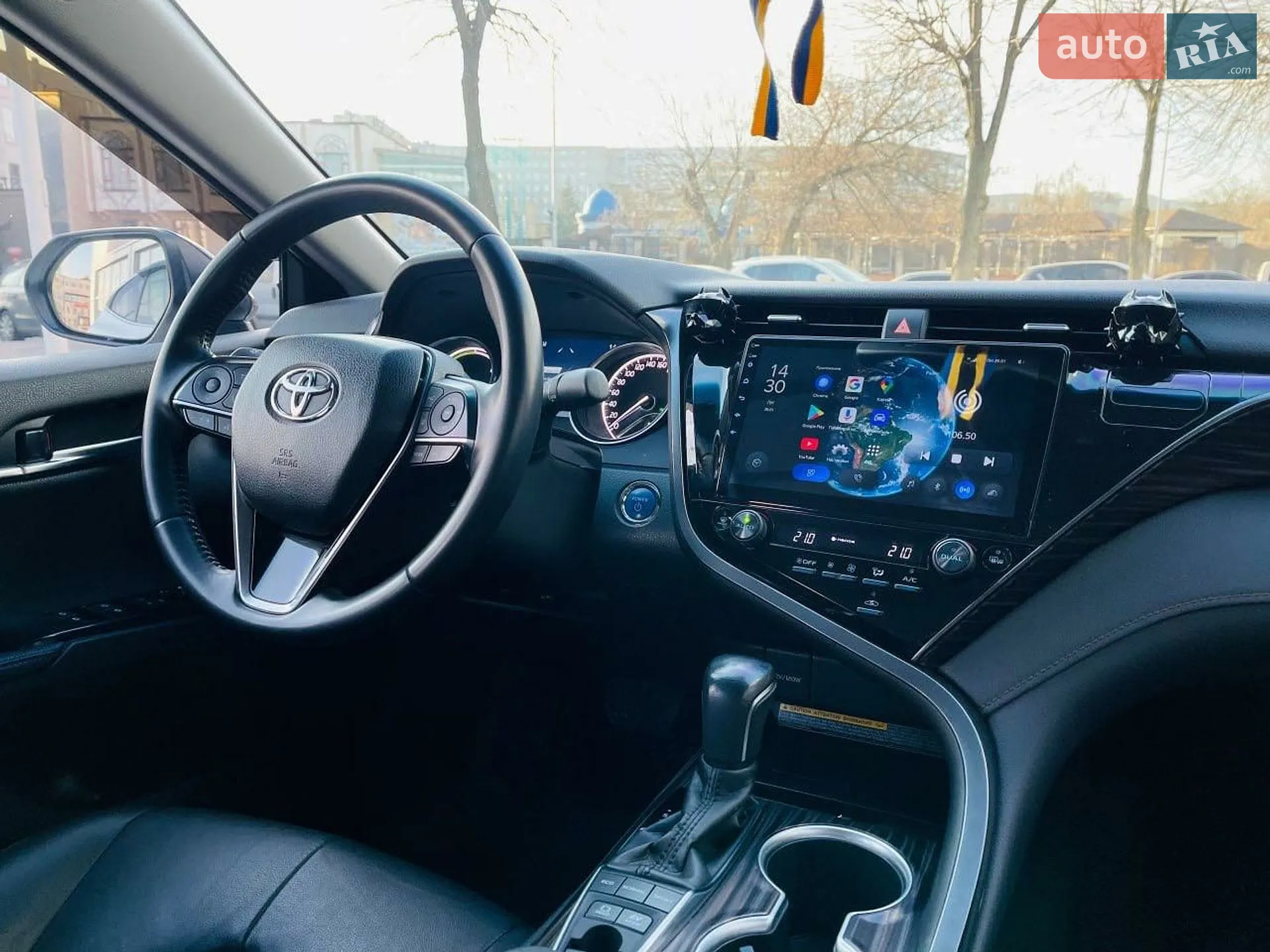 2020 Toyota Camry - мініатюра 3