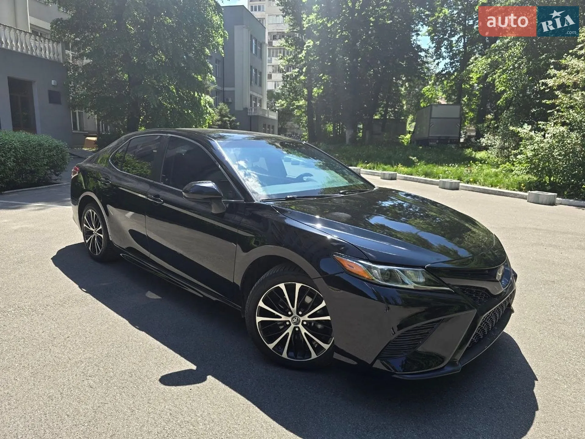 2018 Toyota Camry - мініатюра 3