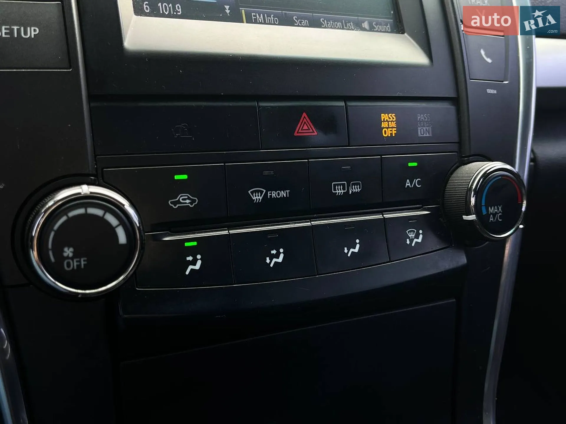 2017 Toyota Camry - мініатюра 24