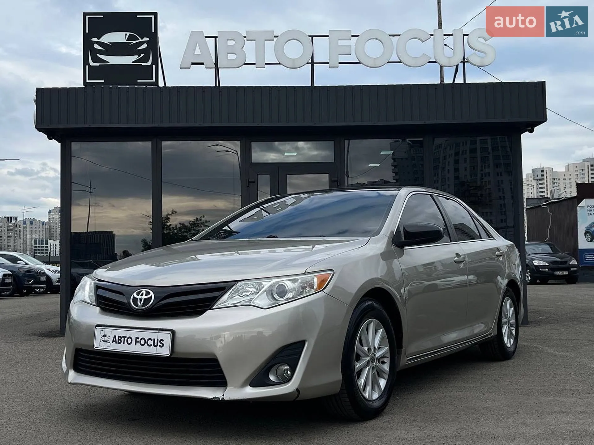 2013 Toyota Camry - мініатюра 4