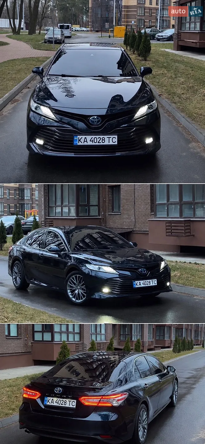 2020 Toyota Camry - фото 1