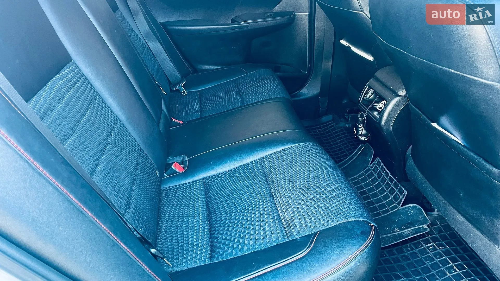 2015 Toyota Camry - мініатюра 13